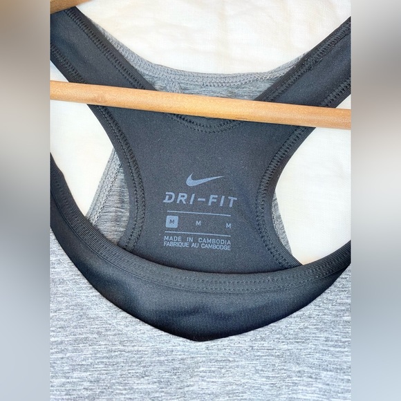 Nike Dry Fit Bra Tank Shirt - Picture 6 of 10